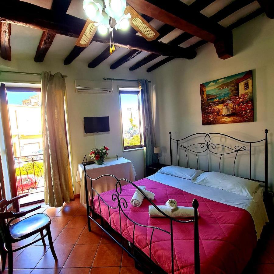 Bed and Breakfast Due Passi Dal Centro Marsala Exterior foto