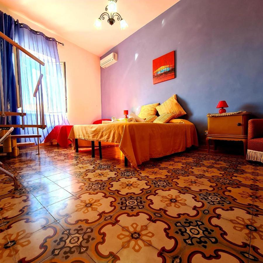 Bed and Breakfast Due Passi Dal Centro Marsala Exterior foto