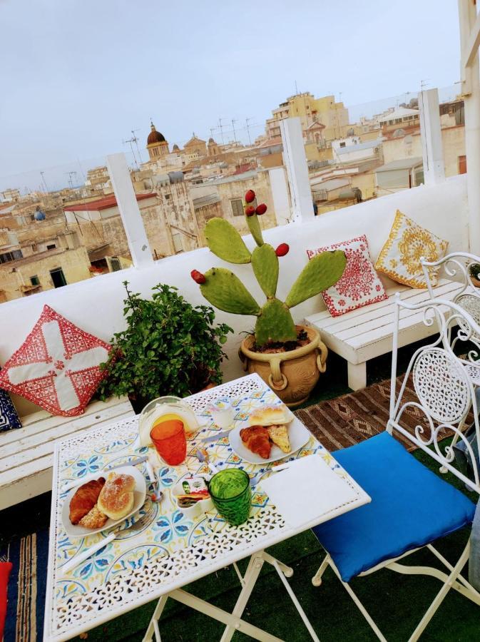 Bed and Breakfast Due Passi Dal Centro Marsala Exterior foto