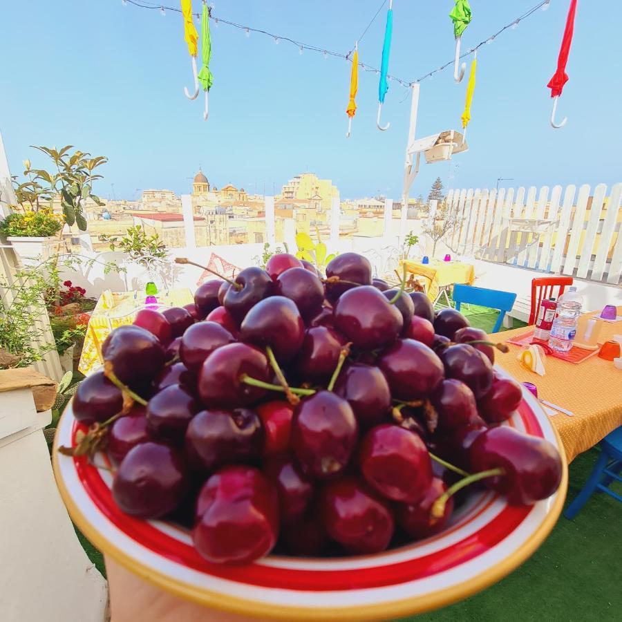 Bed and Breakfast Due Passi Dal Centro Marsala Exterior foto