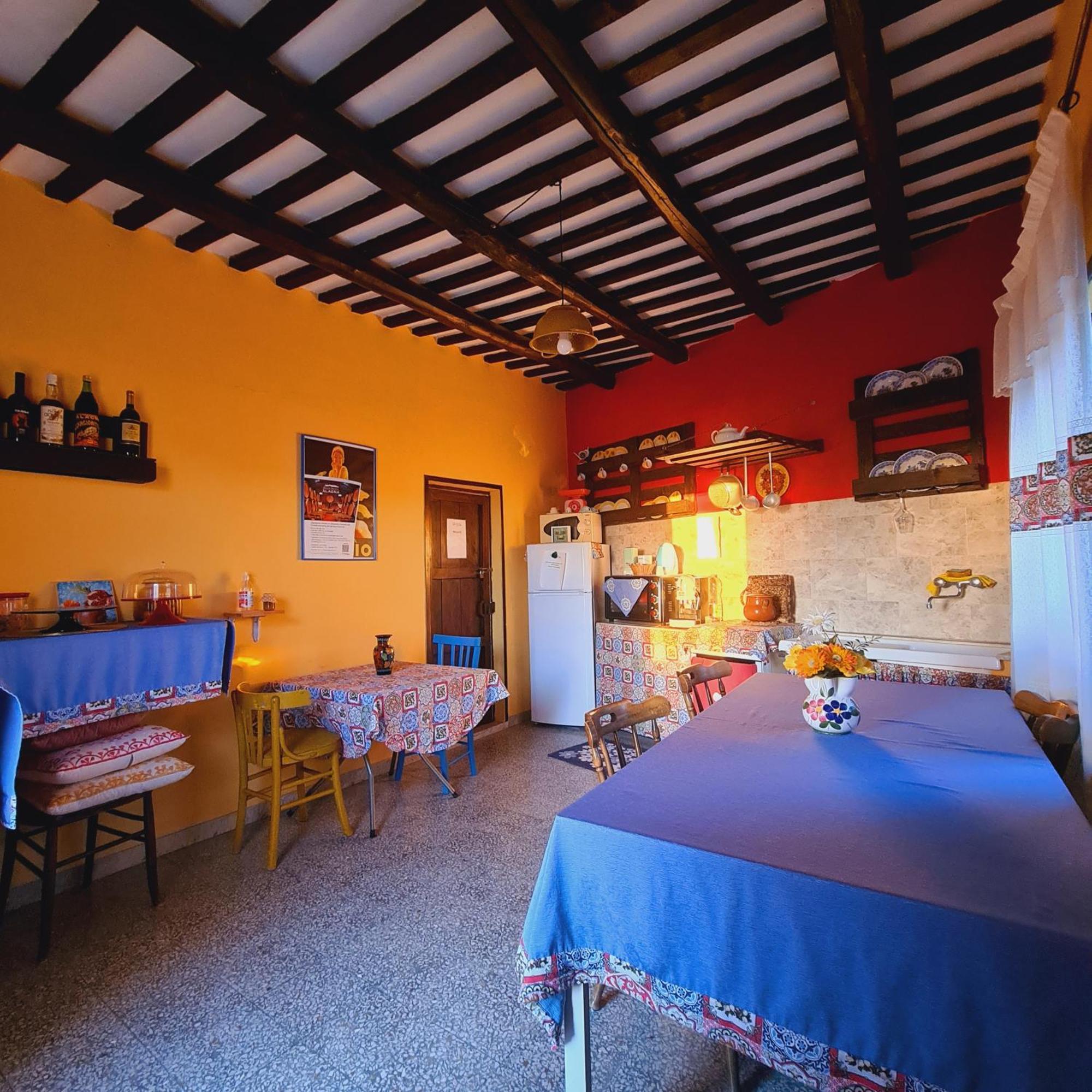 Bed and Breakfast Due Passi Dal Centro Marsala Exterior foto